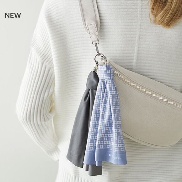 Norwex Signature Flora Blue Optic Scarf NWT - Picture 3 of 11